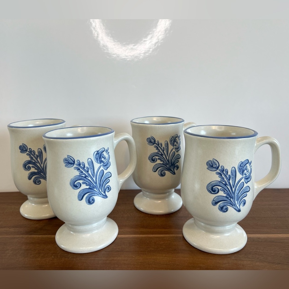 Pfaltzgraff YORKTOWNE Mugs ~ Set Of 4 ~ Pedestal / Irish Coffee MUGS ~ Pristine